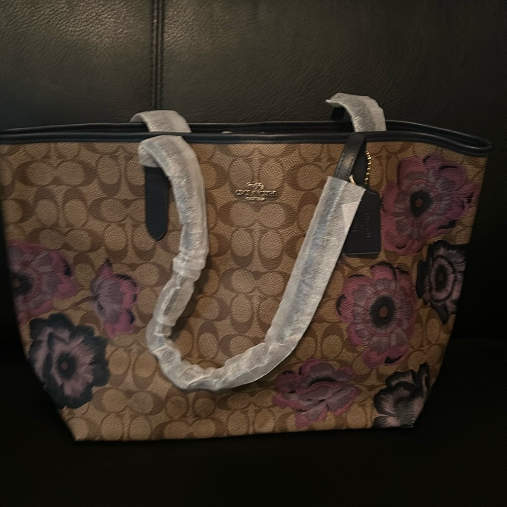 NWT Coach tote